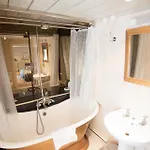 Hotel The Treebridge