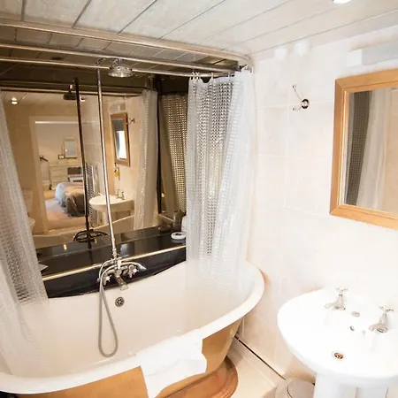 Hotel The Treebridge