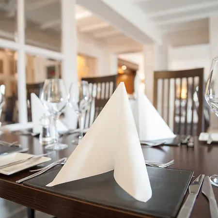 The Treebridge Otel Nunthorpe